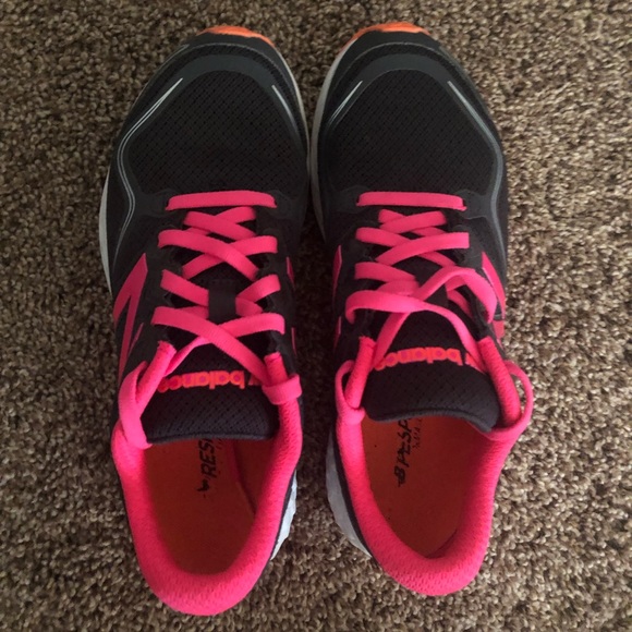 Women’s New Balance Shoes - Picture 3 of 4